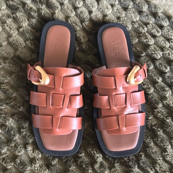 Brown sandals - Picture 1 of 3